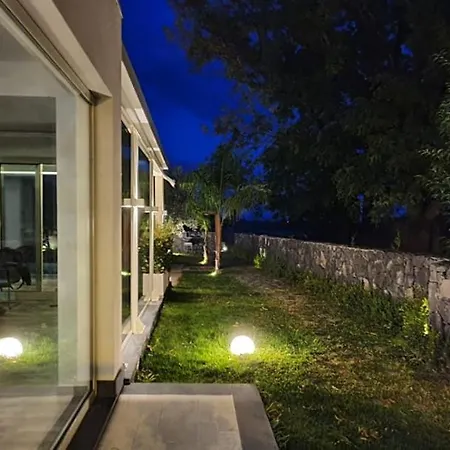 T Villa *