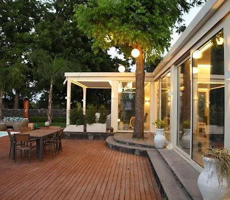 Villa T